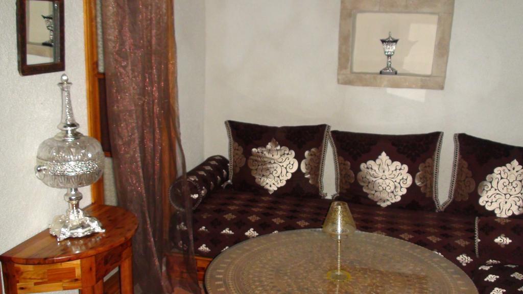 אסאוירה Riad Arambys מראה חיצוני תמונה