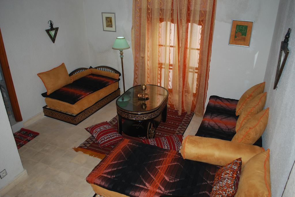 אסאוירה Riad Arambys מראה חיצוני תמונה